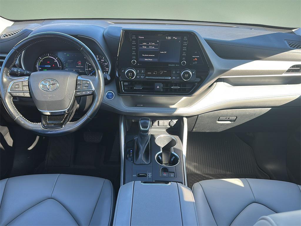 used 2021 Toyota Highlander Hybrid car, priced at $32,999