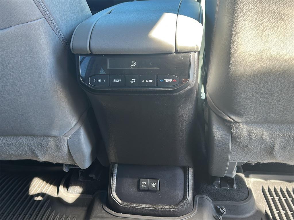 used 2021 Toyota Highlander Hybrid car, priced at $32,999