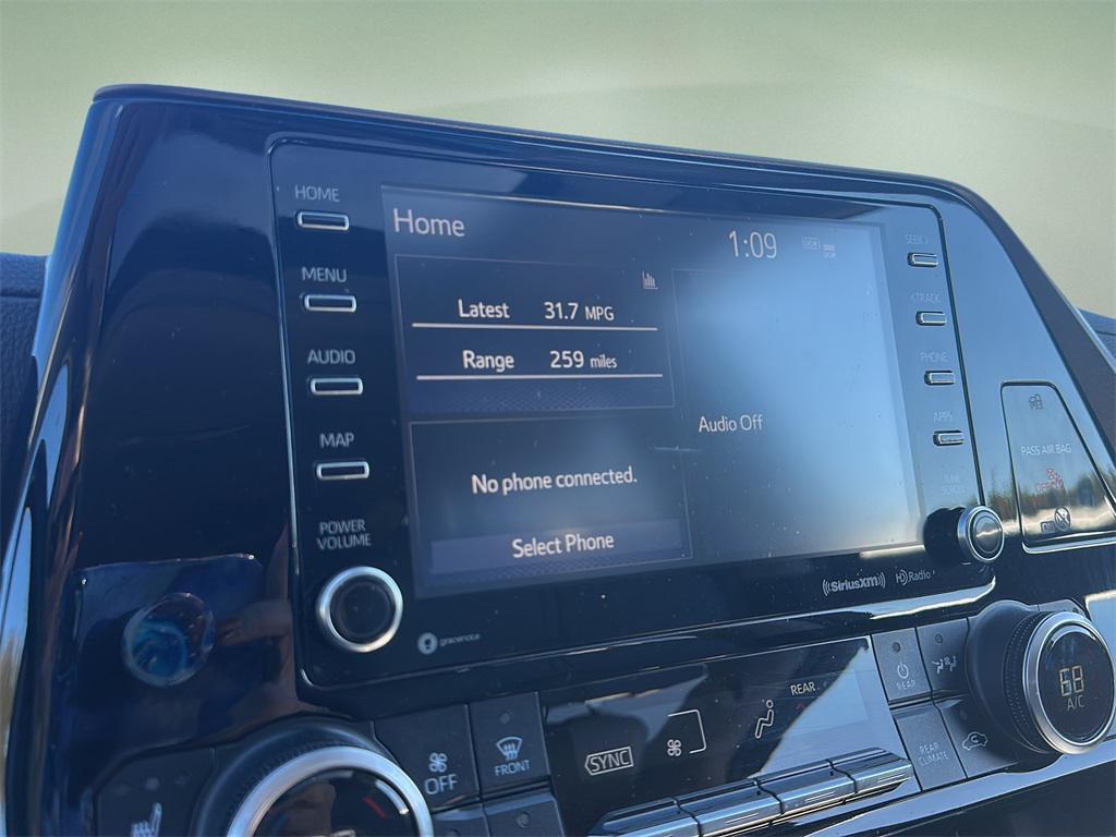 used 2021 Toyota Highlander Hybrid car, priced at $32,999