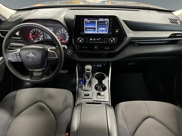 used 2022 Toyota Highlander car, priced at $31,499