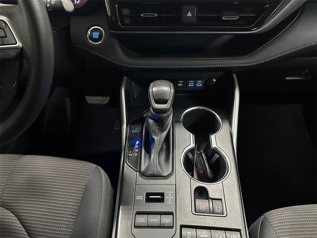 used 2022 Toyota Highlander car, priced at $32,999