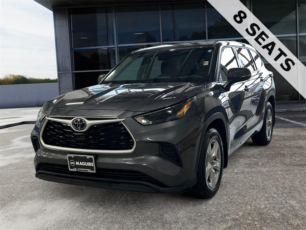 used 2022 Toyota Highlander car, priced at $31,999