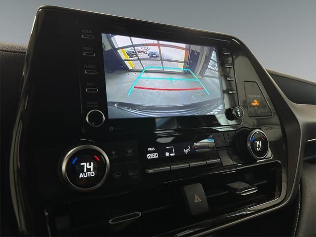 used 2022 Toyota Highlander car, priced at $31,499