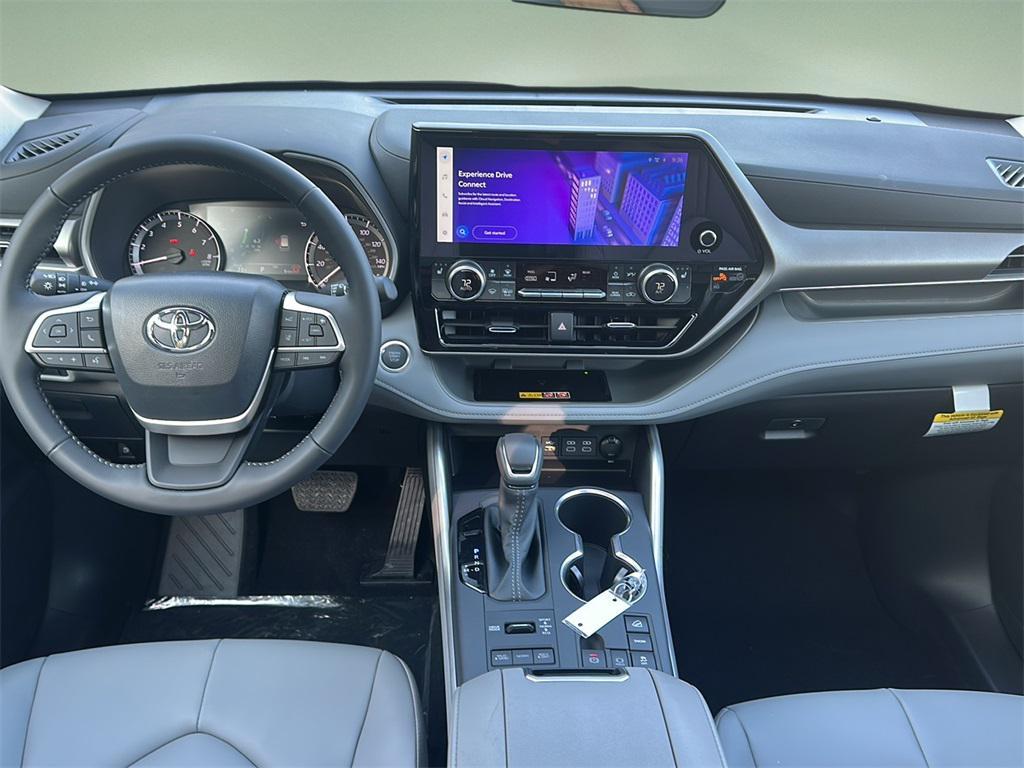 new 2025 Toyota Highlander car, priced at $47,988
