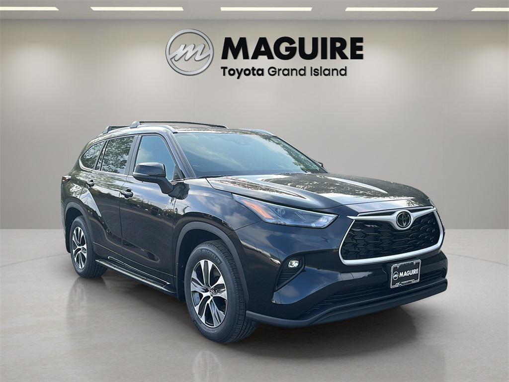 new 2025 Toyota Highlander car, priced at $47,988