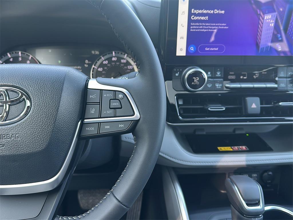 new 2025 Toyota Highlander car, priced at $47,988