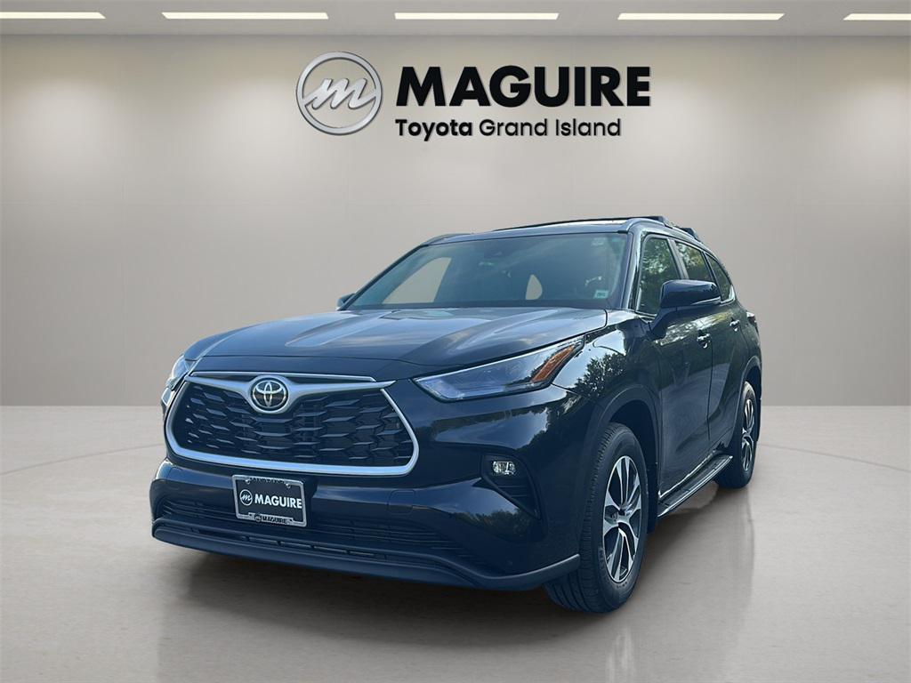 new 2025 Toyota Highlander car, priced at $47,988