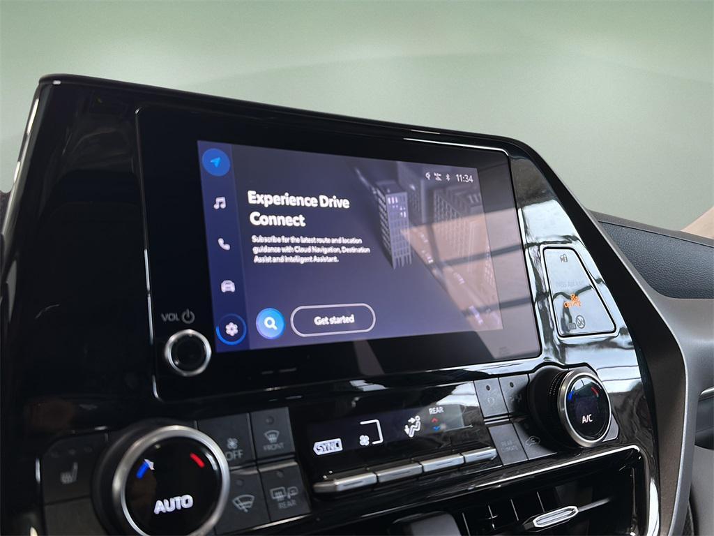 used 2023 Toyota Highlander car, priced at $37,499