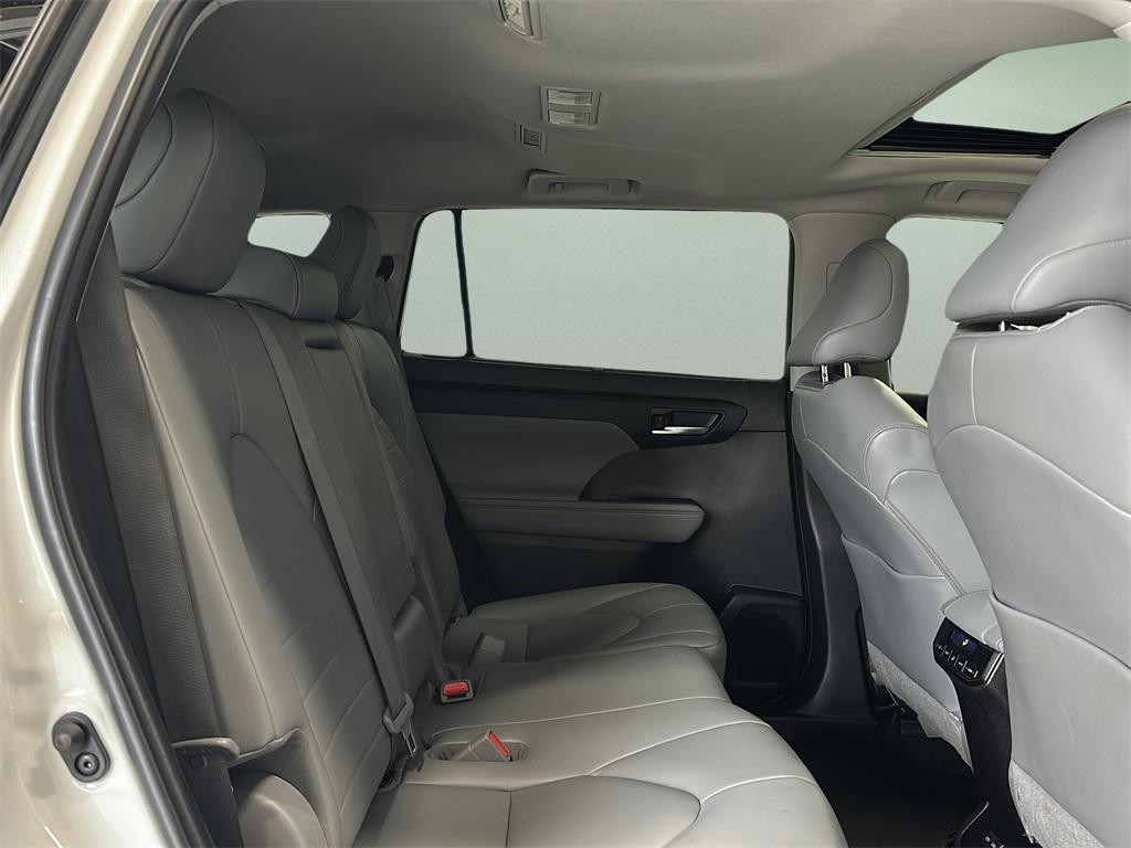 used 2023 Toyota Highlander car, priced at $37,499