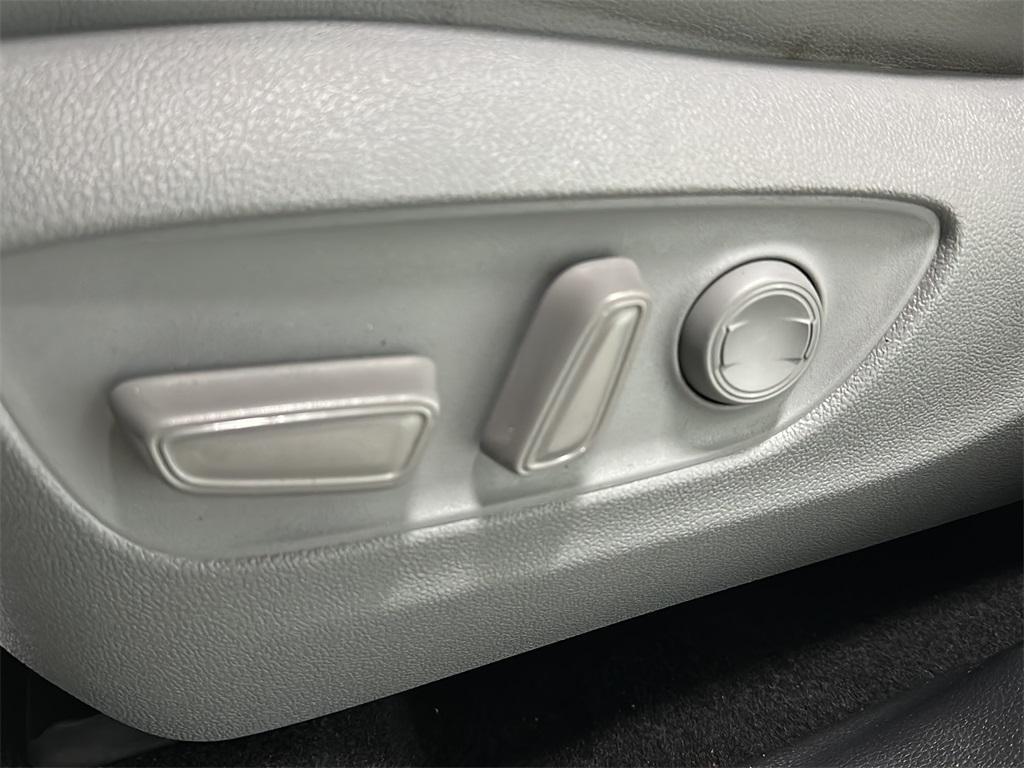 used 2023 Toyota Highlander car, priced at $37,499