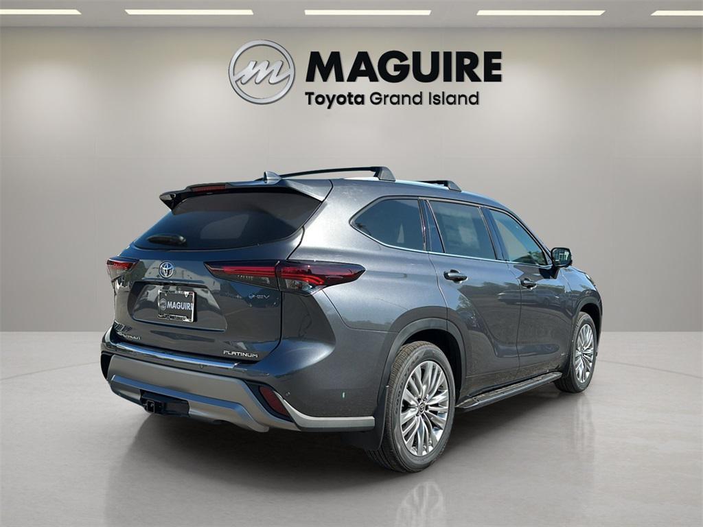 new 2025 Toyota Highlander Hybrid car, priced at $58,242