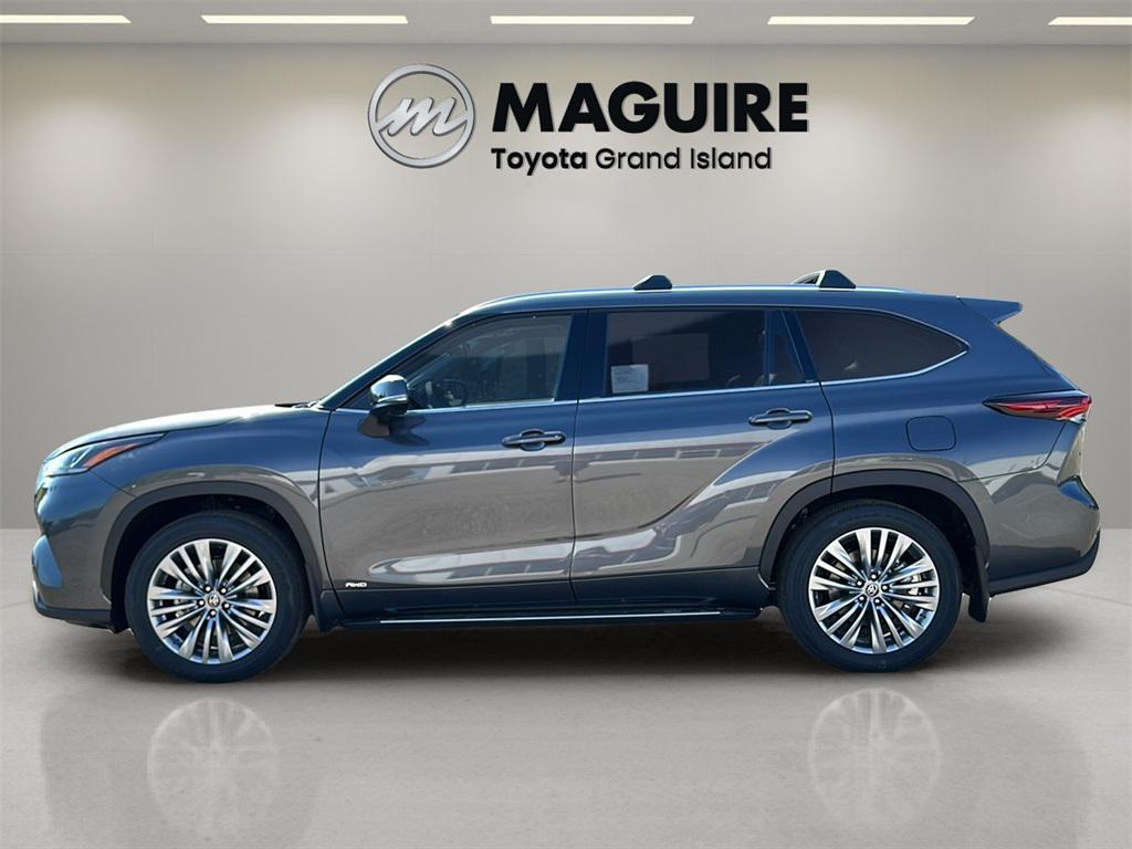 new 2025 Toyota Highlander Hybrid car, priced at $58,242