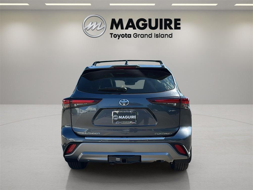 new 2025 Toyota Highlander Hybrid car, priced at $58,242