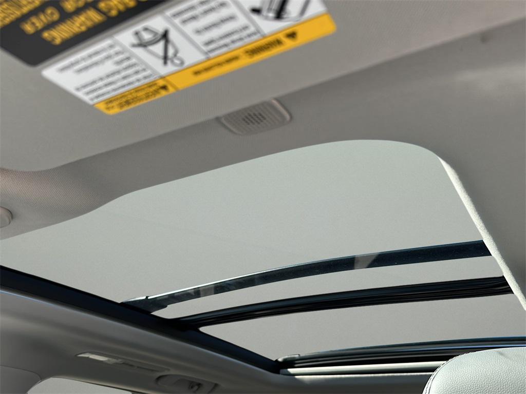 new 2025 Toyota Highlander Hybrid car, priced at $58,242