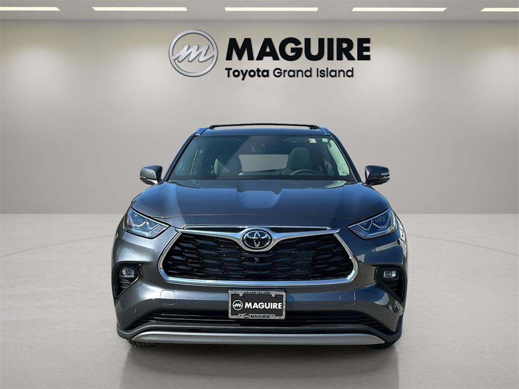 new 2025 Toyota Highlander Hybrid car, priced at $58,242