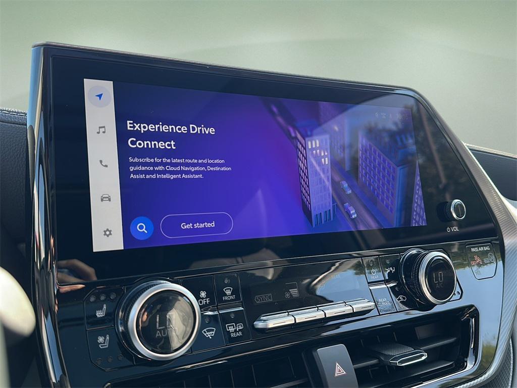 new 2025 Toyota Highlander Hybrid car, priced at $58,242