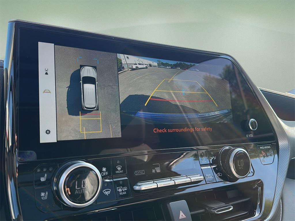 new 2025 Toyota Highlander Hybrid car, priced at $58,242