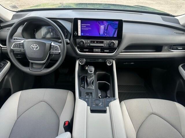 new 2025 Toyota Highlander car, priced at $44,548