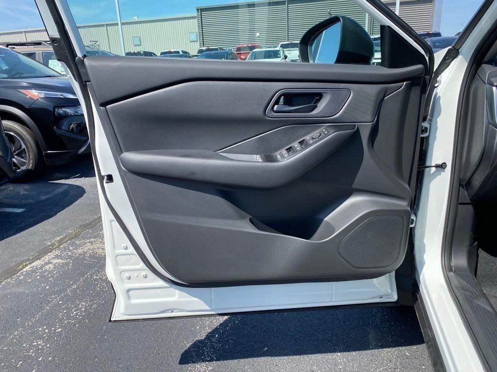 new 2025 Nissan Rogue car, priced at $26,250