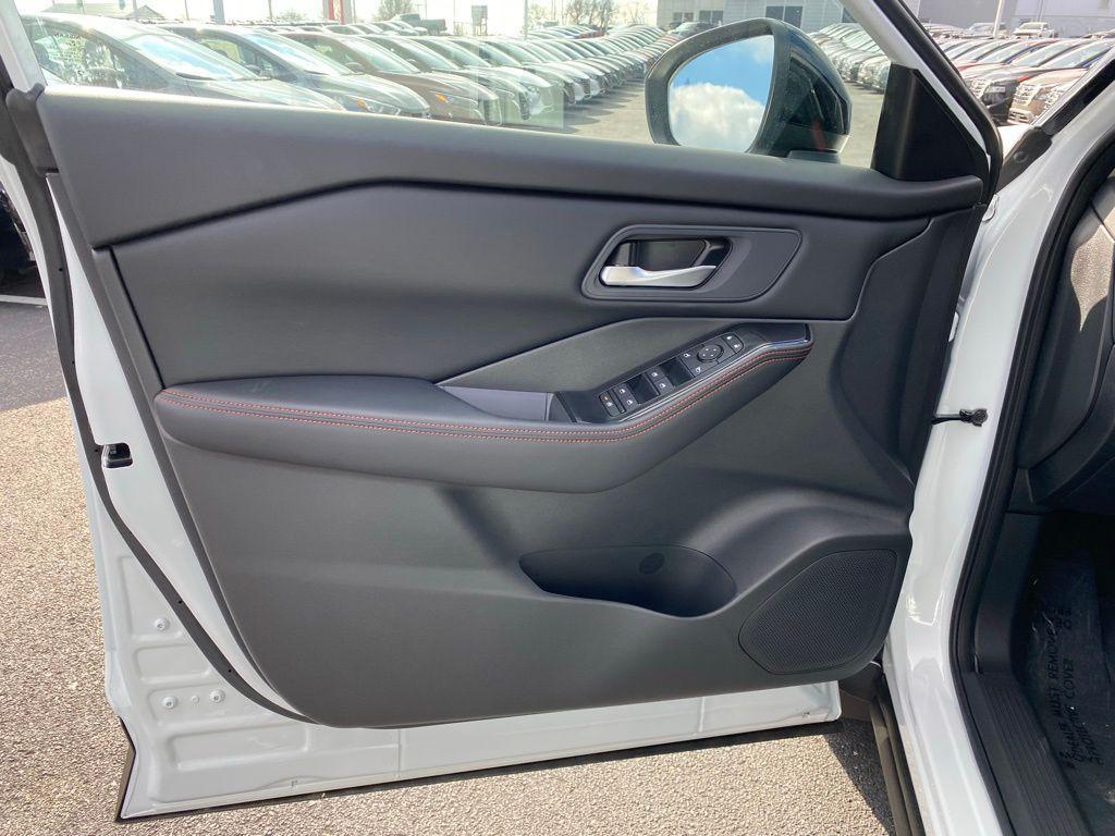 new 2025 Nissan Rogue car, priced at $29,961