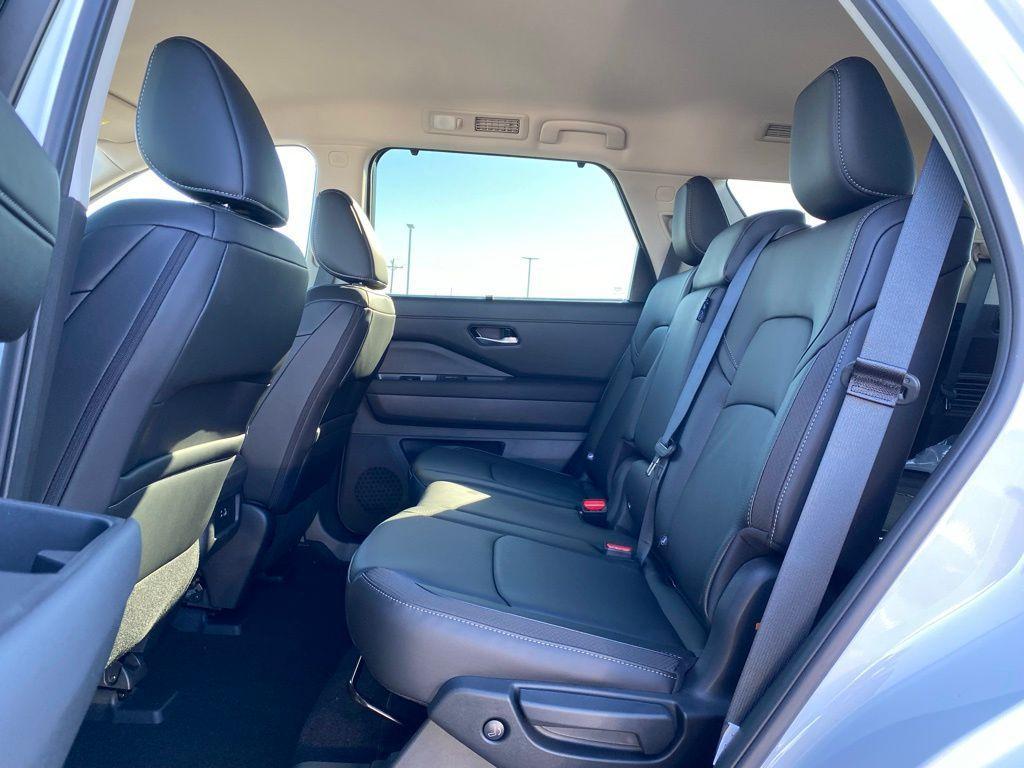 new 2025 Nissan Pathfinder car, priced at $35,930