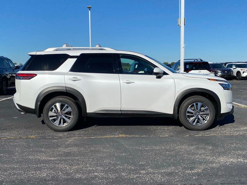 new 2025 Nissan Pathfinder car, priced at $35,930