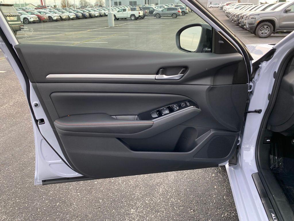 new 2025 Nissan Altima car, priced at $27,980
