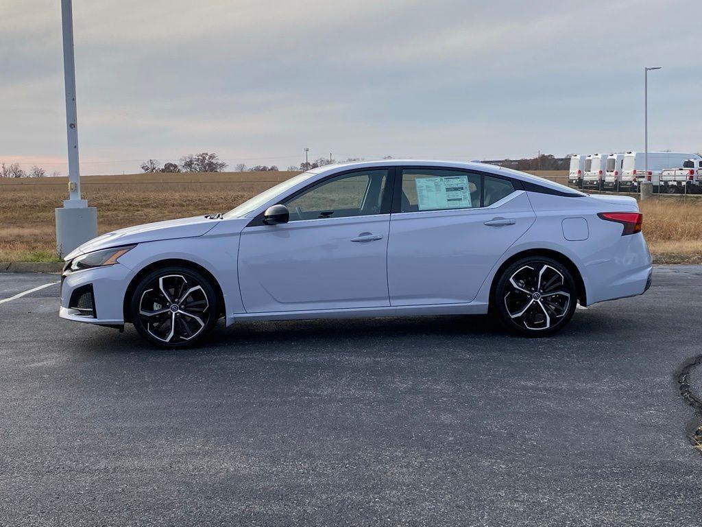 new 2025 Nissan Altima car, priced at $27,980