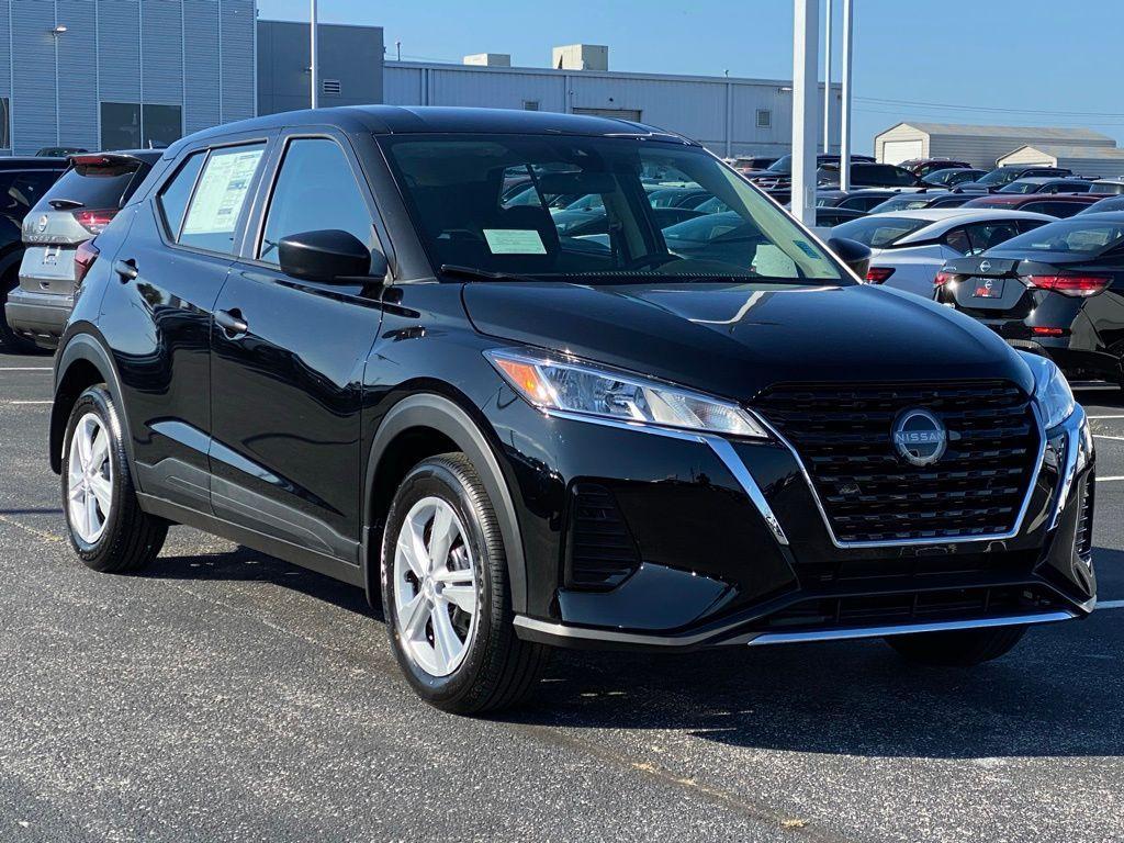 new 2025 Nissan Kicks Play car, priced at $21,840