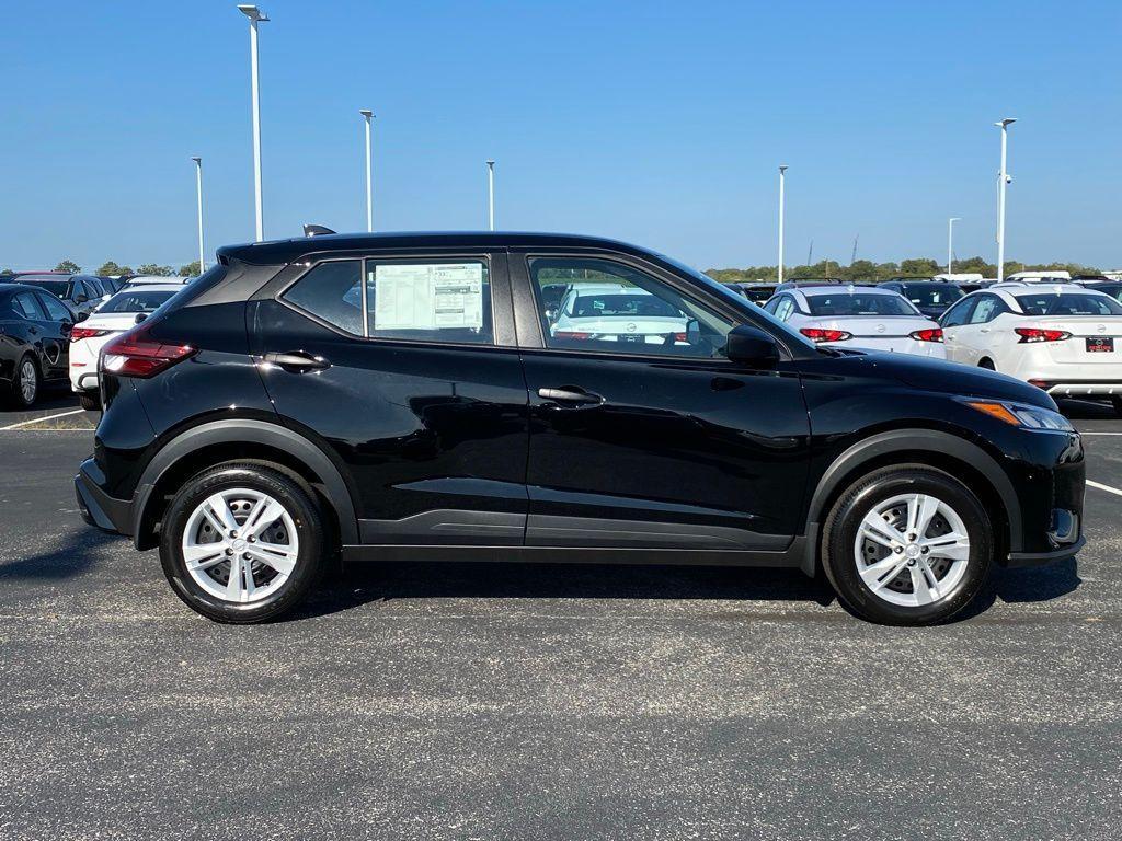 new 2025 Nissan Kicks Play car, priced at $21,840