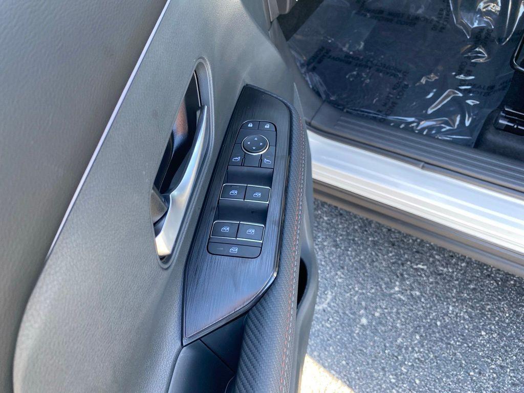 new 2025 Nissan Kicks car, priced at $27,808