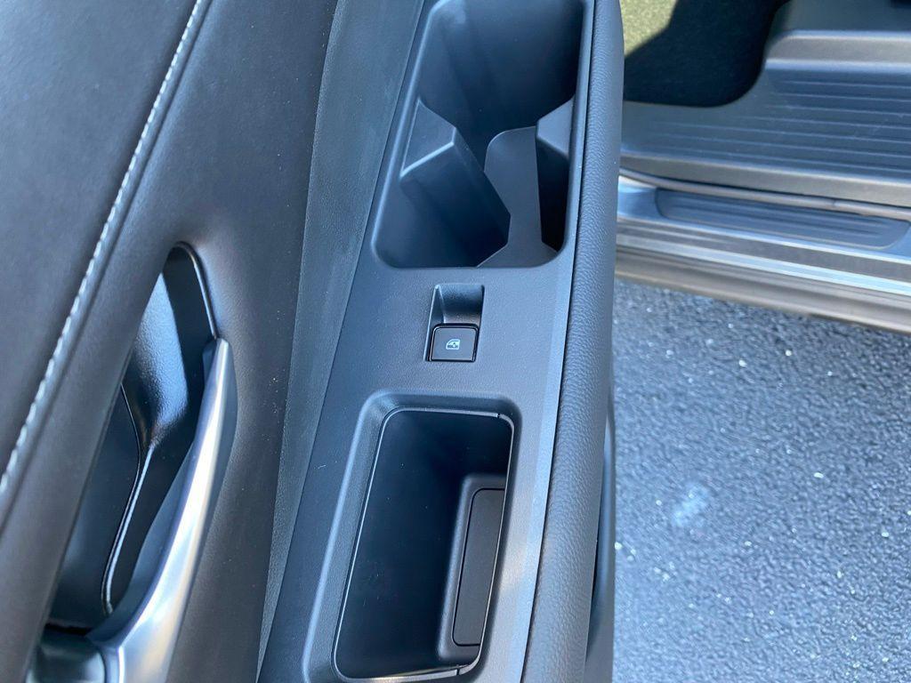 new 2025 Nissan Pathfinder car, priced at $35,535