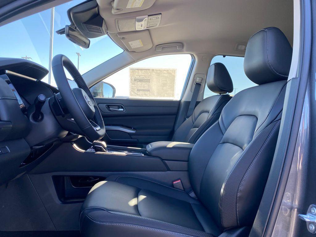 new 2025 Nissan Pathfinder car, priced at $35,535