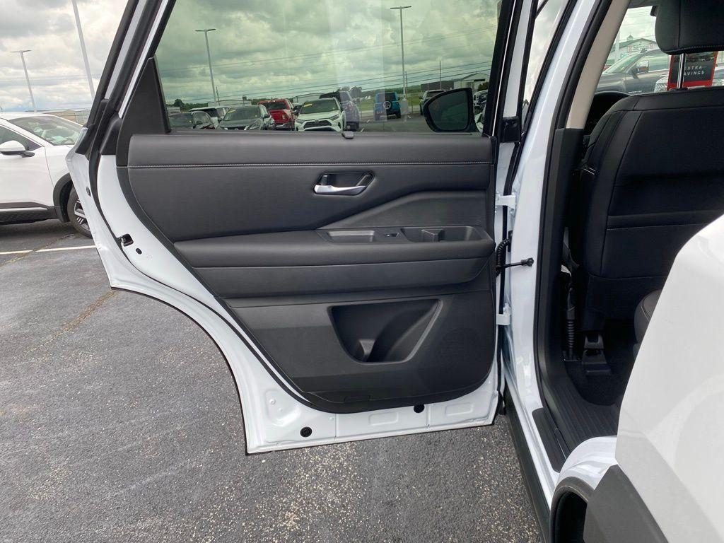 new 2025 Nissan Pathfinder car, priced at $43,151