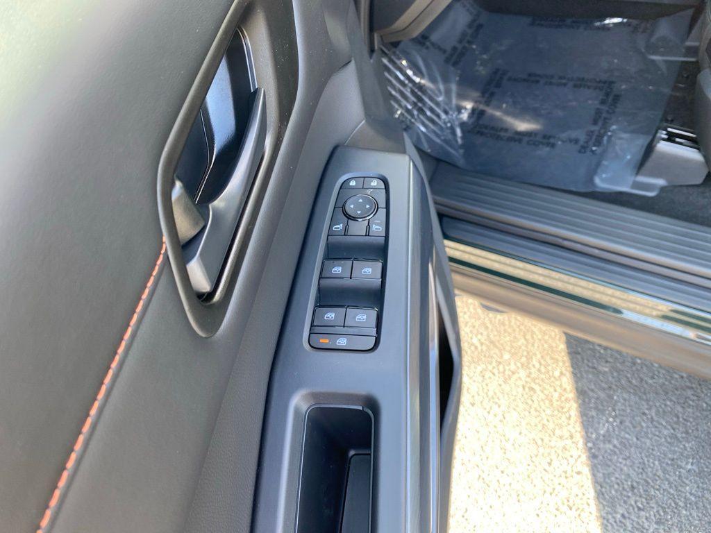 new 2025 Nissan Pathfinder car, priced at $42,406