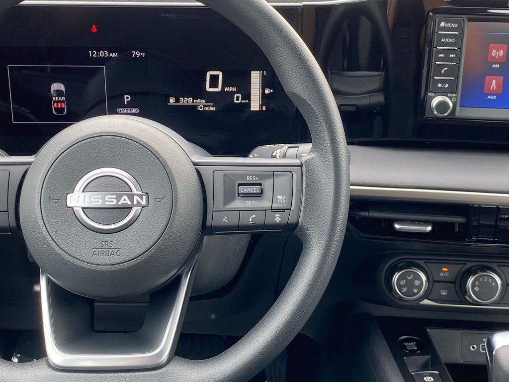 new 2025 Nissan Kicks car, priced at $23,739