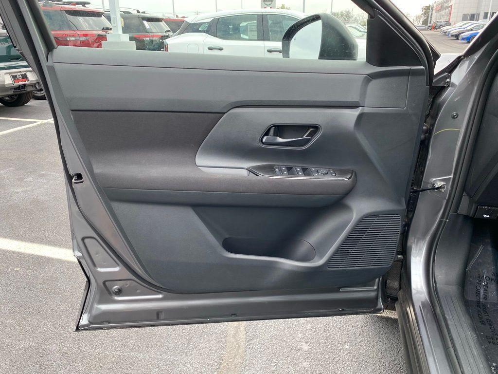 new 2025 Nissan Kicks car, priced at $23,739