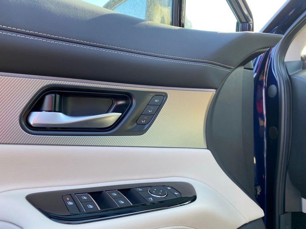 new 2025 Nissan Murano car, priced at $43,717