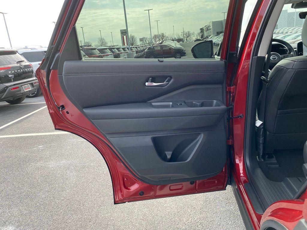 new 2025 Nissan Pathfinder car, priced at $49,136