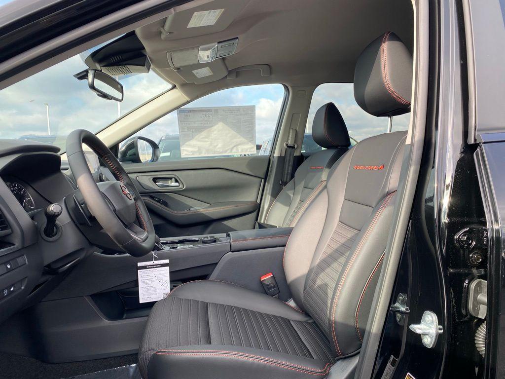 new 2025 Nissan Rogue car, priced at $33,684
