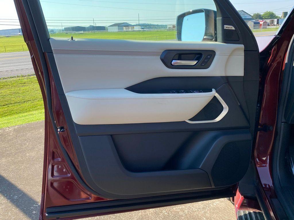 new 2025 Nissan Armada car, priced at $80,382