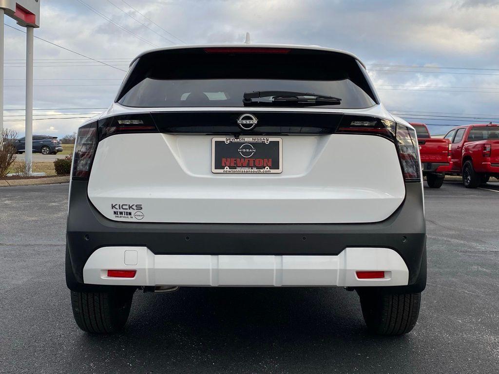 new 2025 Nissan Kicks car, priced at $25,009