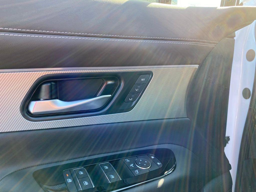 new 2025 Nissan Murano car, priced at $46,555