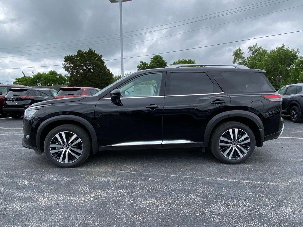 new 2025 Nissan Pathfinder car, priced at $42,259