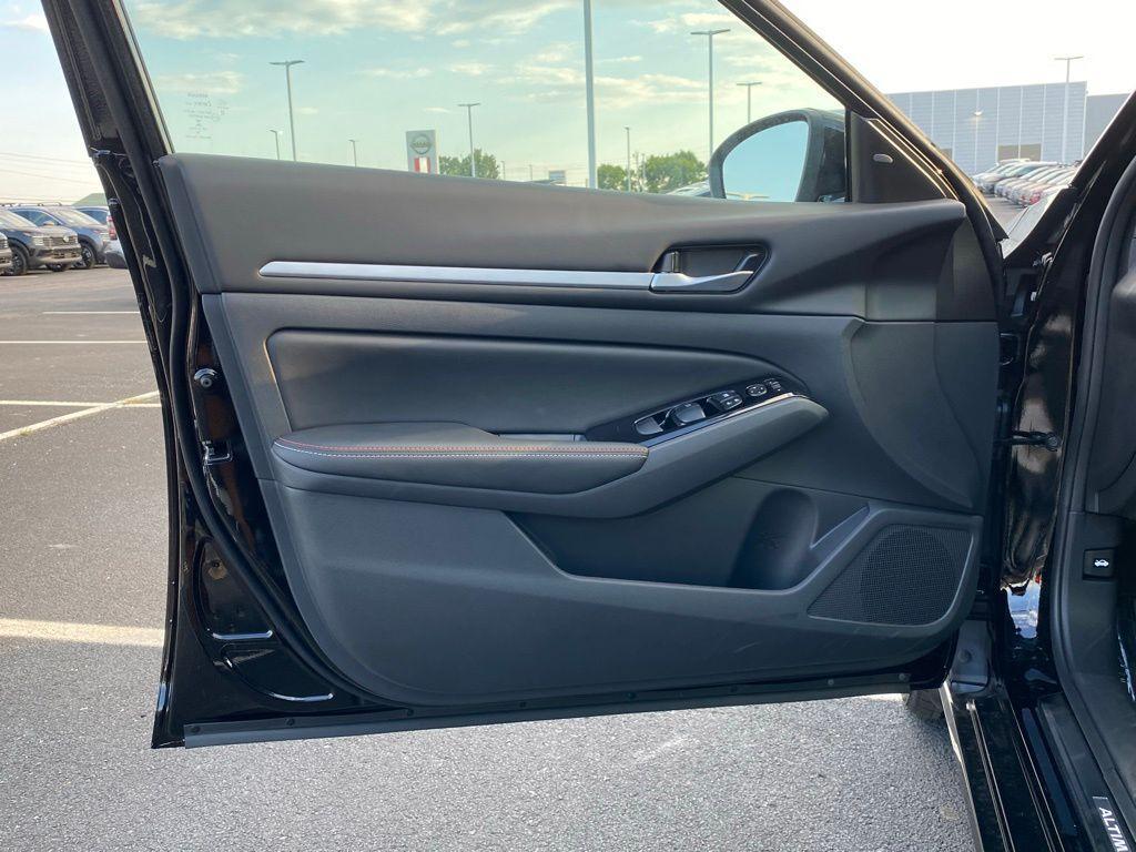 new 2025 Nissan Altima car, priced at $28,050
