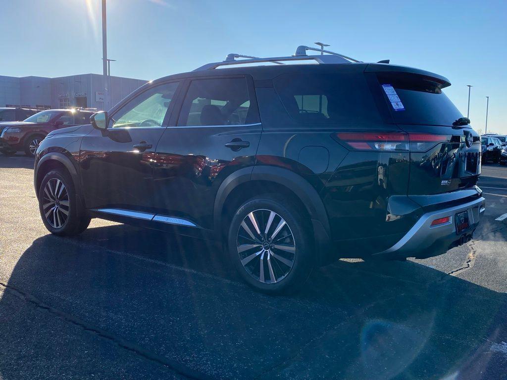 new 2025 Nissan Pathfinder car, priced at $49,187
