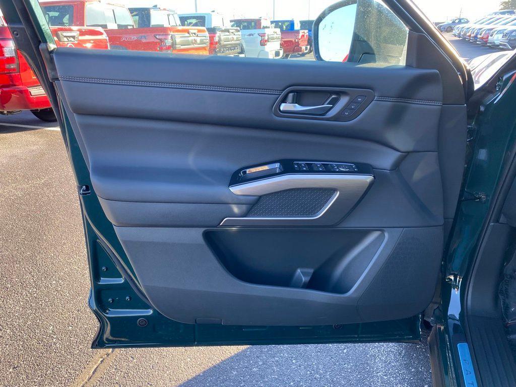 new 2025 Nissan Pathfinder car, priced at $49,187