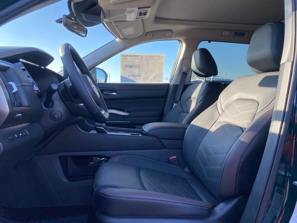 new 2025 Nissan Pathfinder car, priced at $49,187