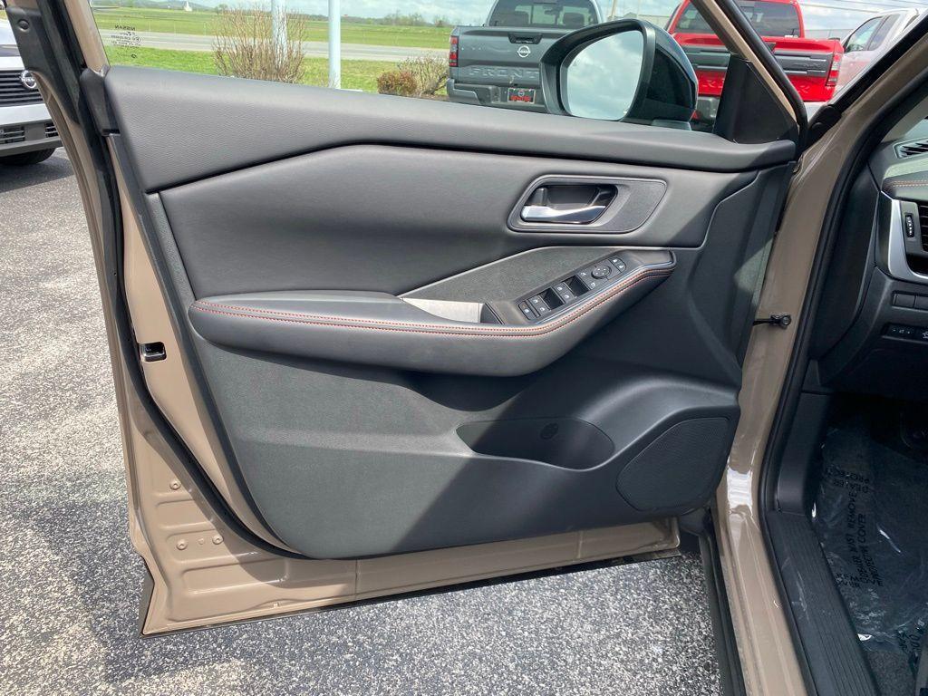 new 2025 Nissan Rogue car, priced at $29,988