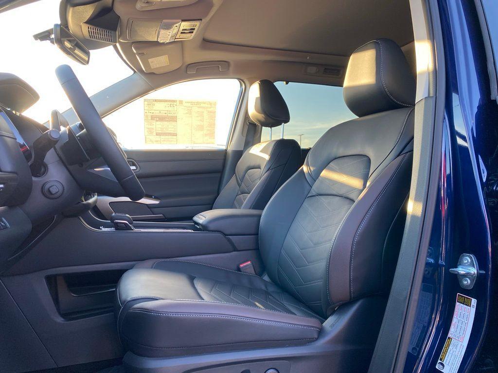 new 2025 Nissan Pathfinder car, priced at $47,003